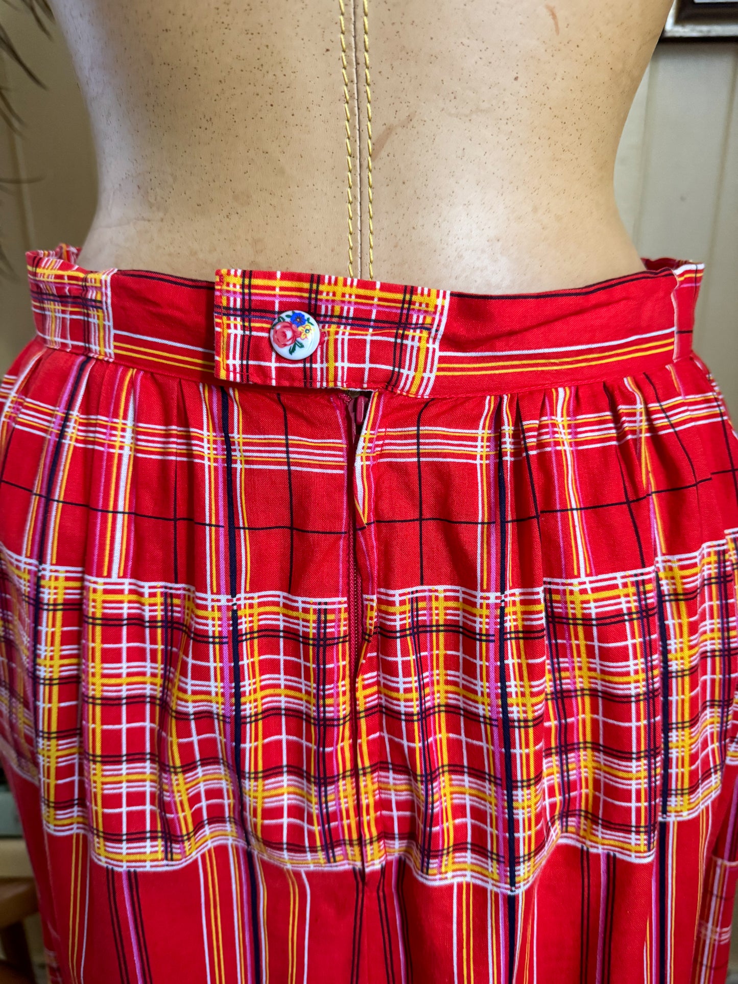 VINTAGE 1970S RED PLAID COTTON LACE TIERED MIDI PRAIRIE SKIRT S