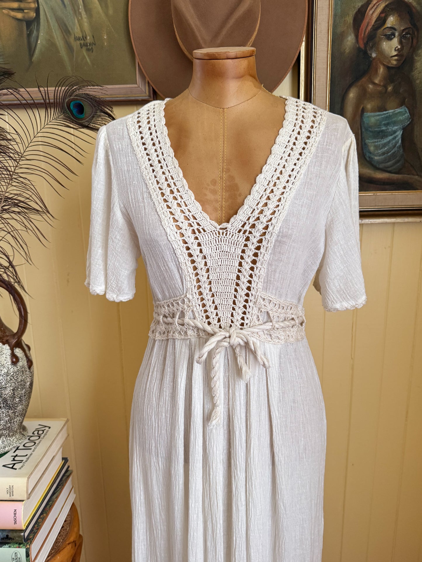 VINTAGE 1970S INDIAN COTTON CHEESECLOTH CROCHET MAXI DRESS S/M