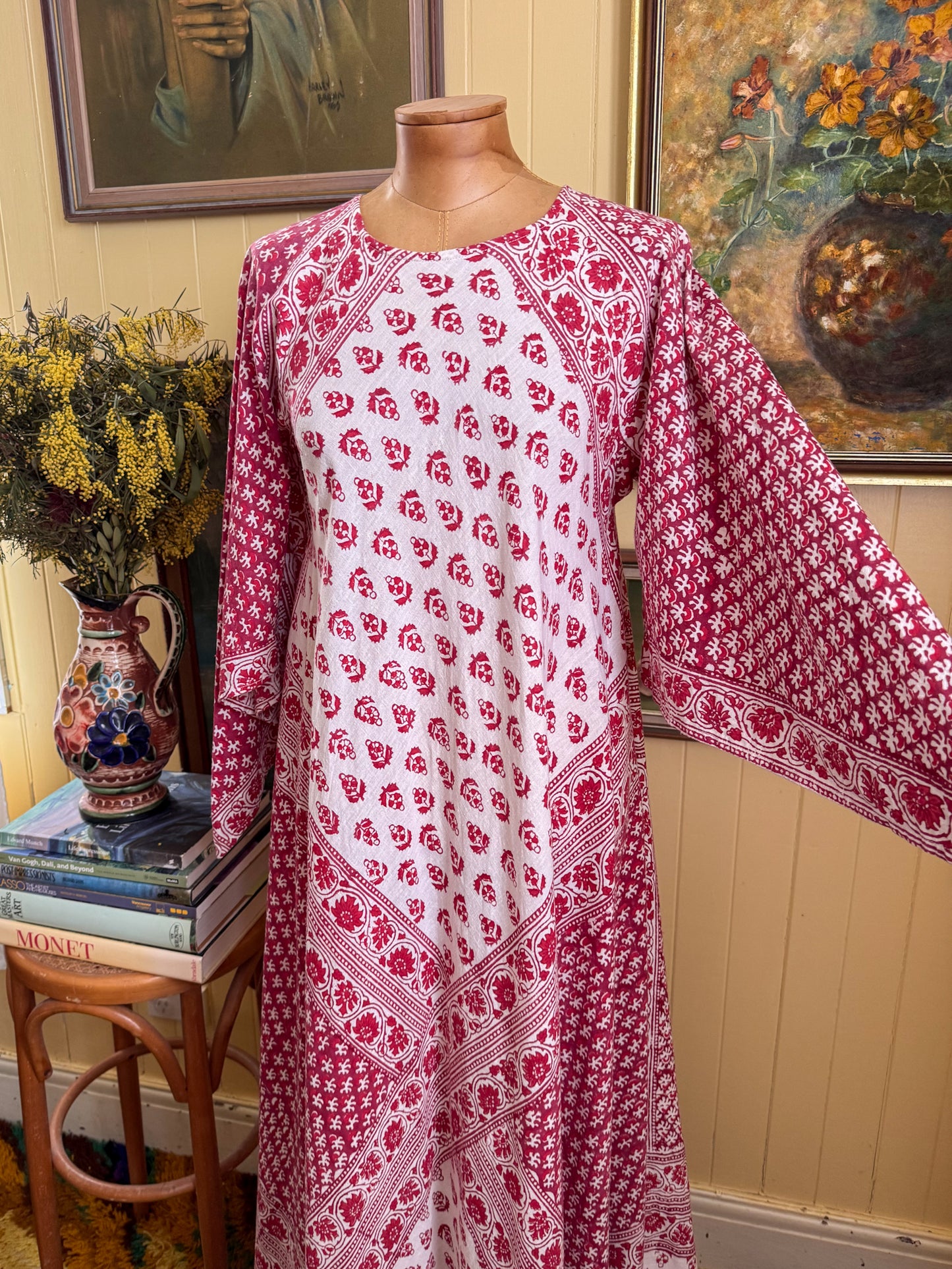 VINTAGE 1970S MALIKA INDIAN COTTON BLOCK PRINT ANGEL SLEEVE MAXI KAFTAN S/M