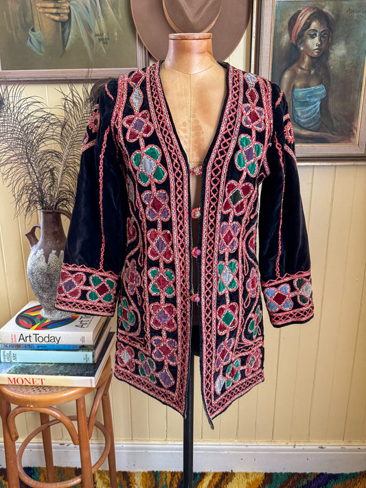 VINTAGE 1960S RARE PAKISTANI HEAVILY EMBROIDERED VELVET JACKET S