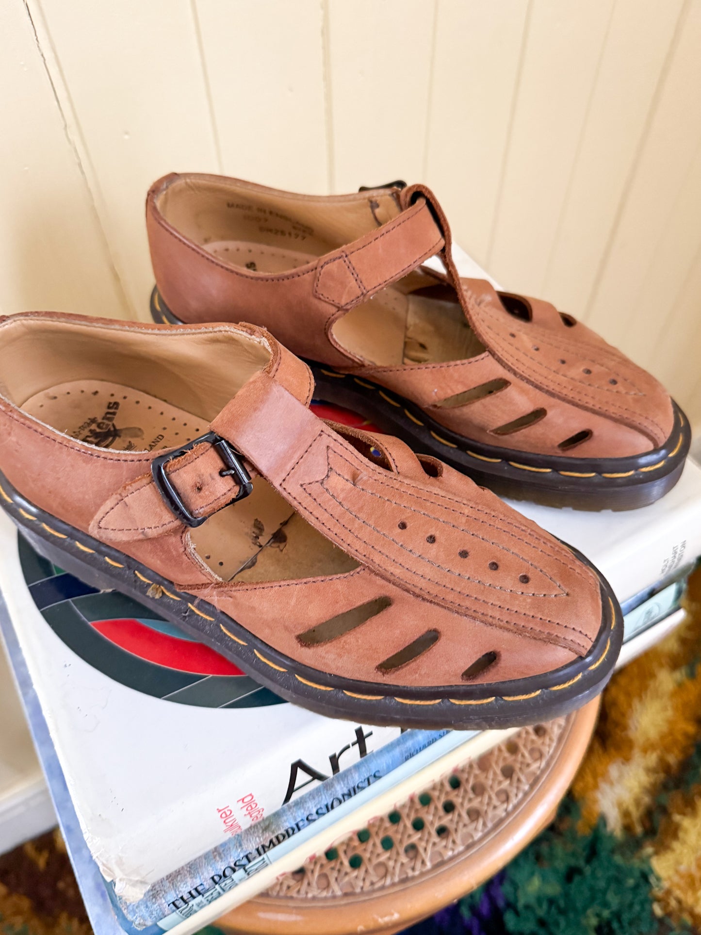 VINTAGE 1990S ENGLISH DR DOC MARTENS LEATHER MARY JANES FISHERMAN SANDALS UK 3/AUS 5