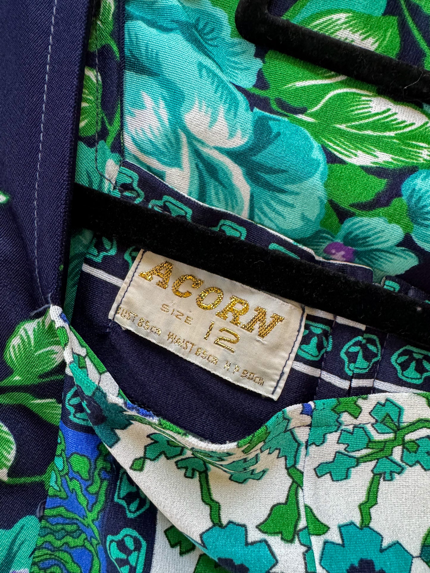 VINTAGE 1970S ACORN NYLON PRINTED MAXI KIMONO SLEEVE DRESS S