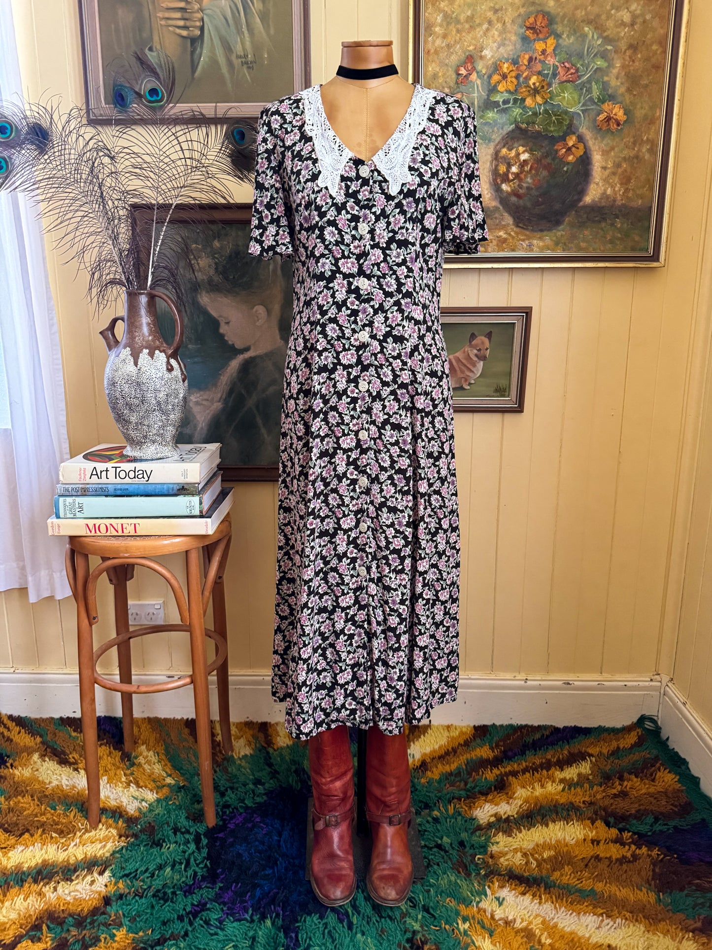 VINTAGE 1990S RAYON FLORAL PRINT CROCHET COLLAR MIDI TEA DRESS M