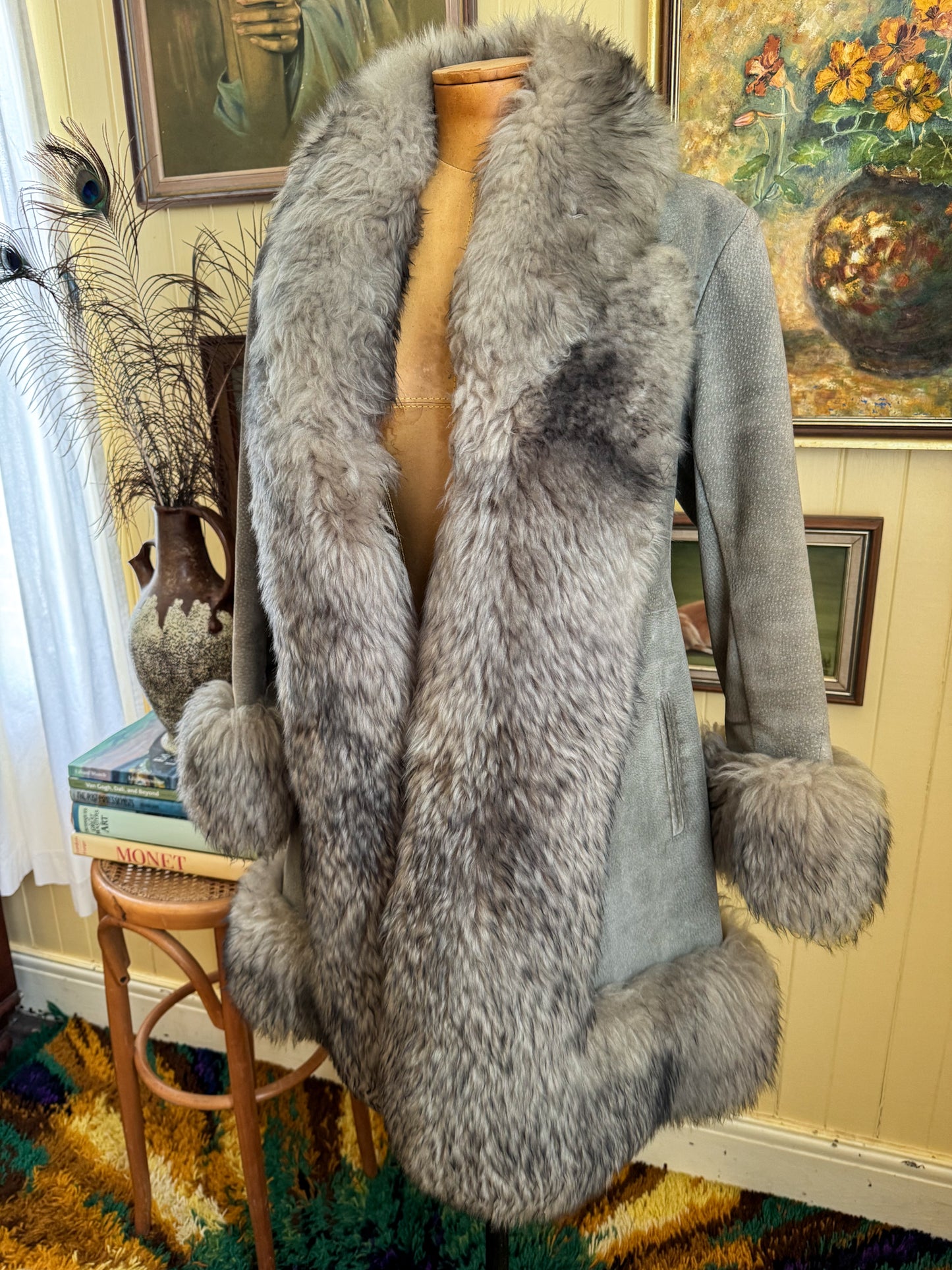 VINTAGE 1970S ENGLISH GREY SUEDE LEATHER SHEEPSKIN PENNY LANE COAT M