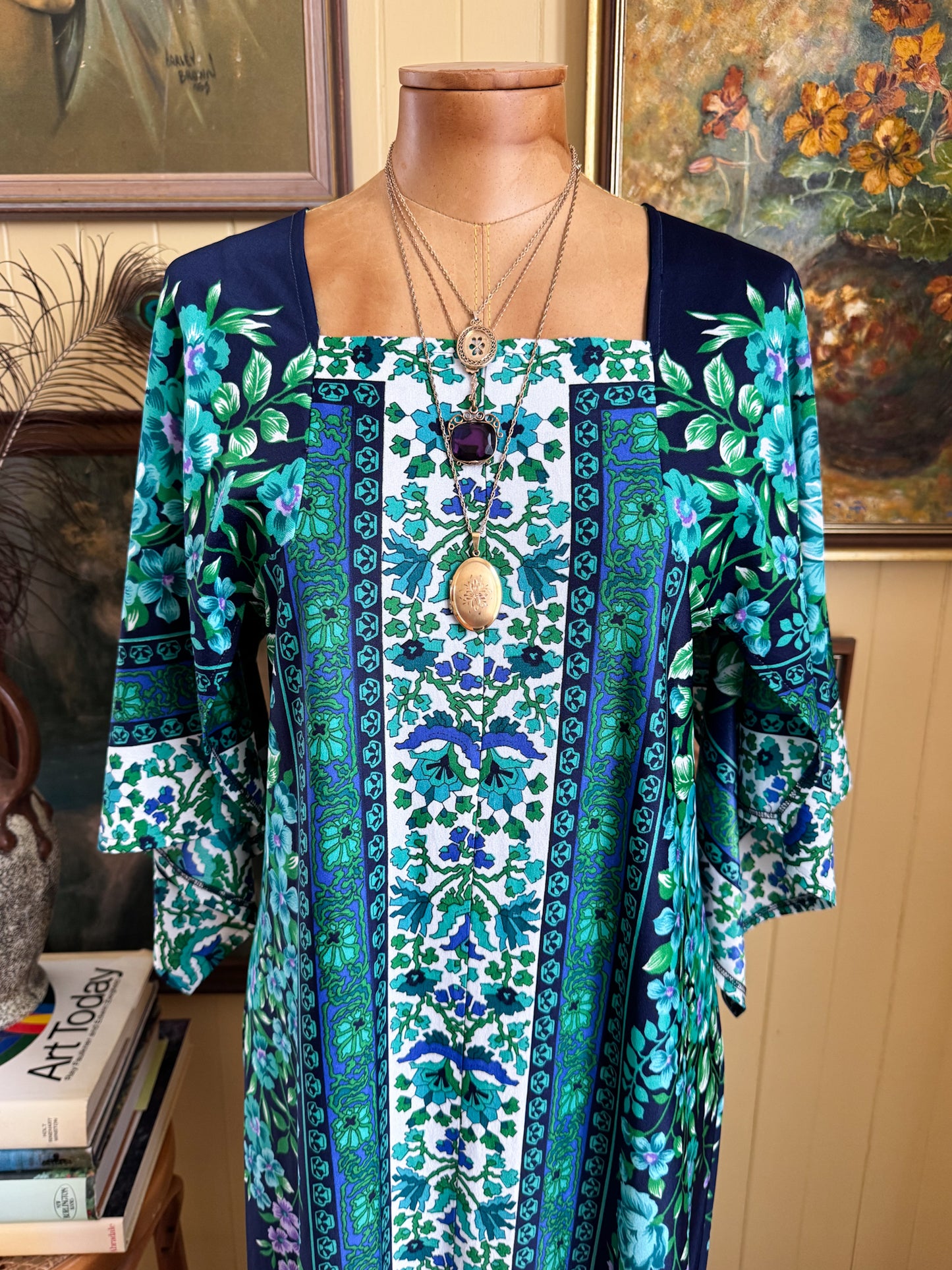 VINTAGE 1970S ACORN NYLON PRINTED MAXI KIMONO SLEEVE DRESS S