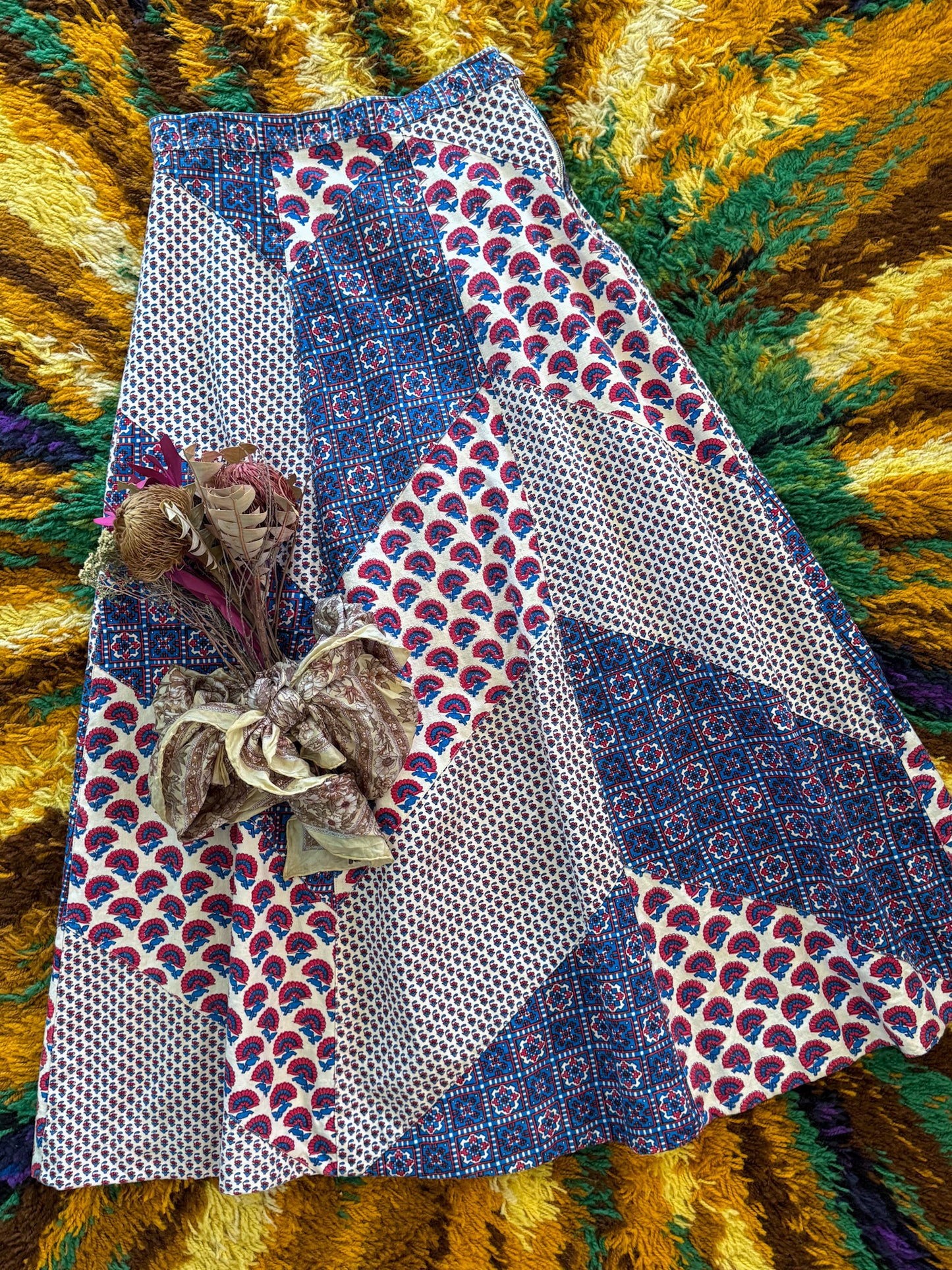 VINTAGE 1970S CRYSTAL COTTON PATCHWORK PRINT A-LINE MAXI SKIRT M