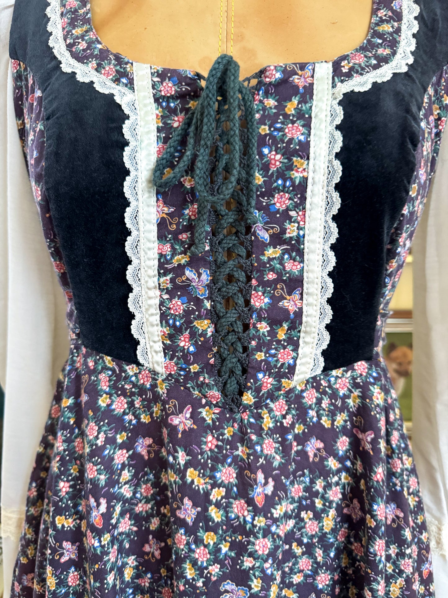 VINTAGE 1970S GUNNE SAX BUTTERFLY PRINT COTTON + LACE PRAIRIE MAXI DRESS S