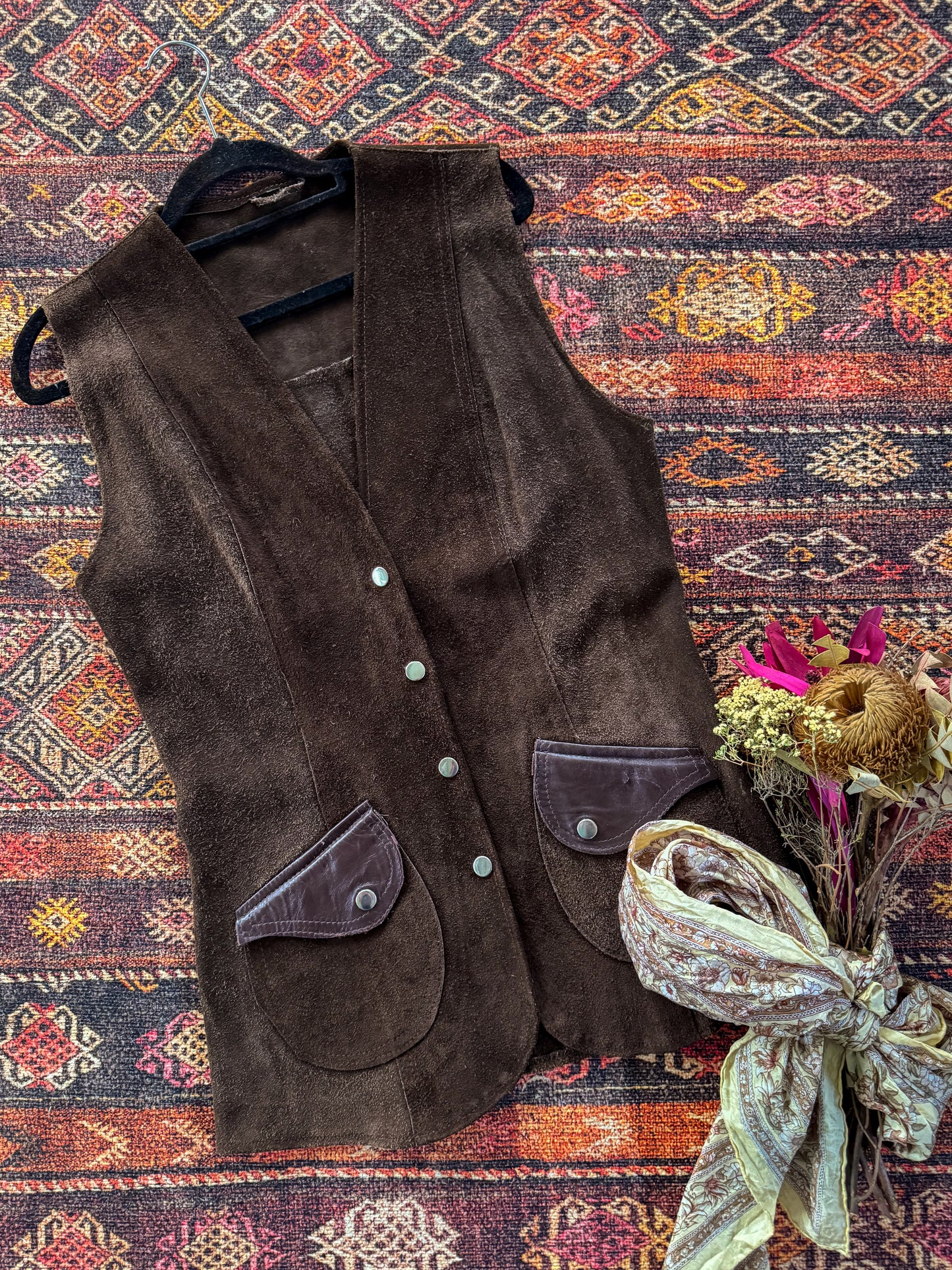 VINTAGE 1970S CHOCOLATE SUEDE LEATHER PRESS STUD WAISTCOAT VEST S/M