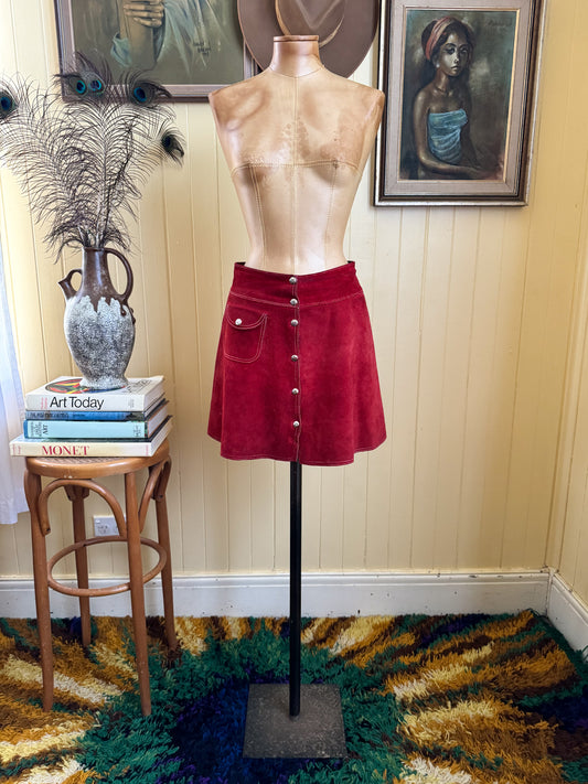 VINTAGE 1970S RED SUEDE LEATHER BUTTON THROUGH MINI SKIRT XS/S