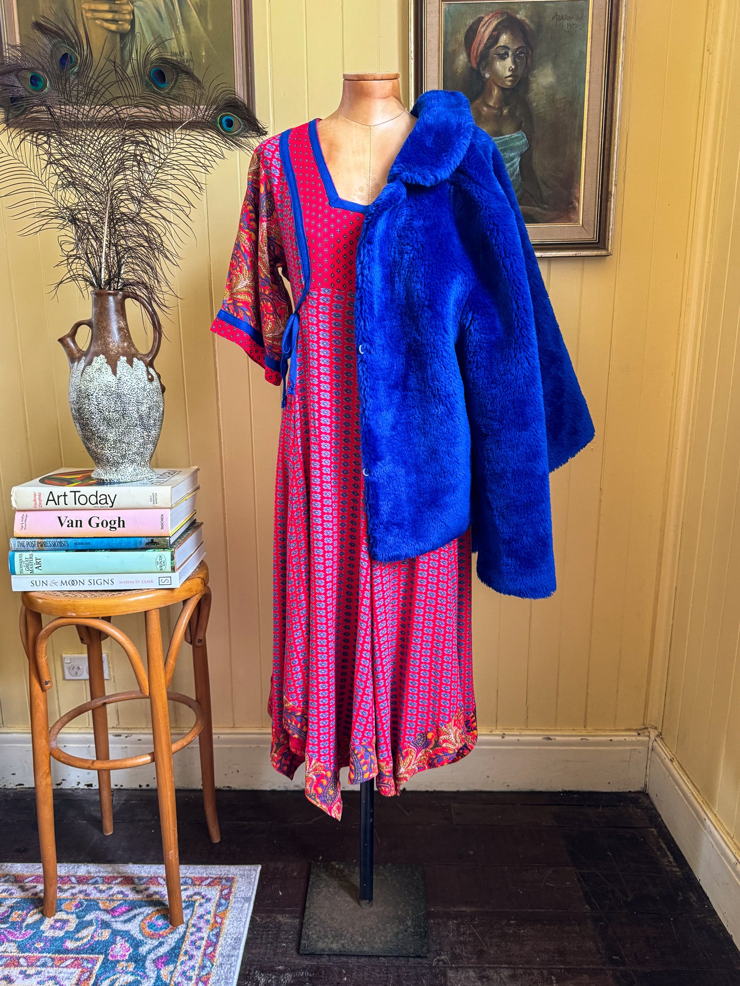 VINTAGE 1970S ELECTRIC BLUE FAUX FUR CROPPED JACKET M/L