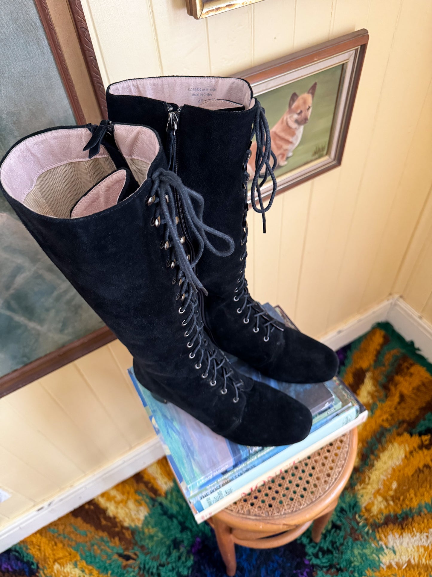 PRELOVED Y2K DOES 60S FLORSHEIM BLACK SUEDE LEATHER LACE UP KNEE HIGH BOOTS 9/40