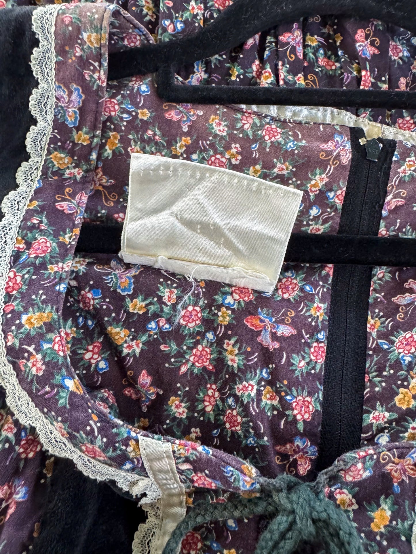 VINTAGE 1970S GUNNE SAX BUTTERFLY PRINT COTTON + LACE PRAIRIE MAXI DRESS S