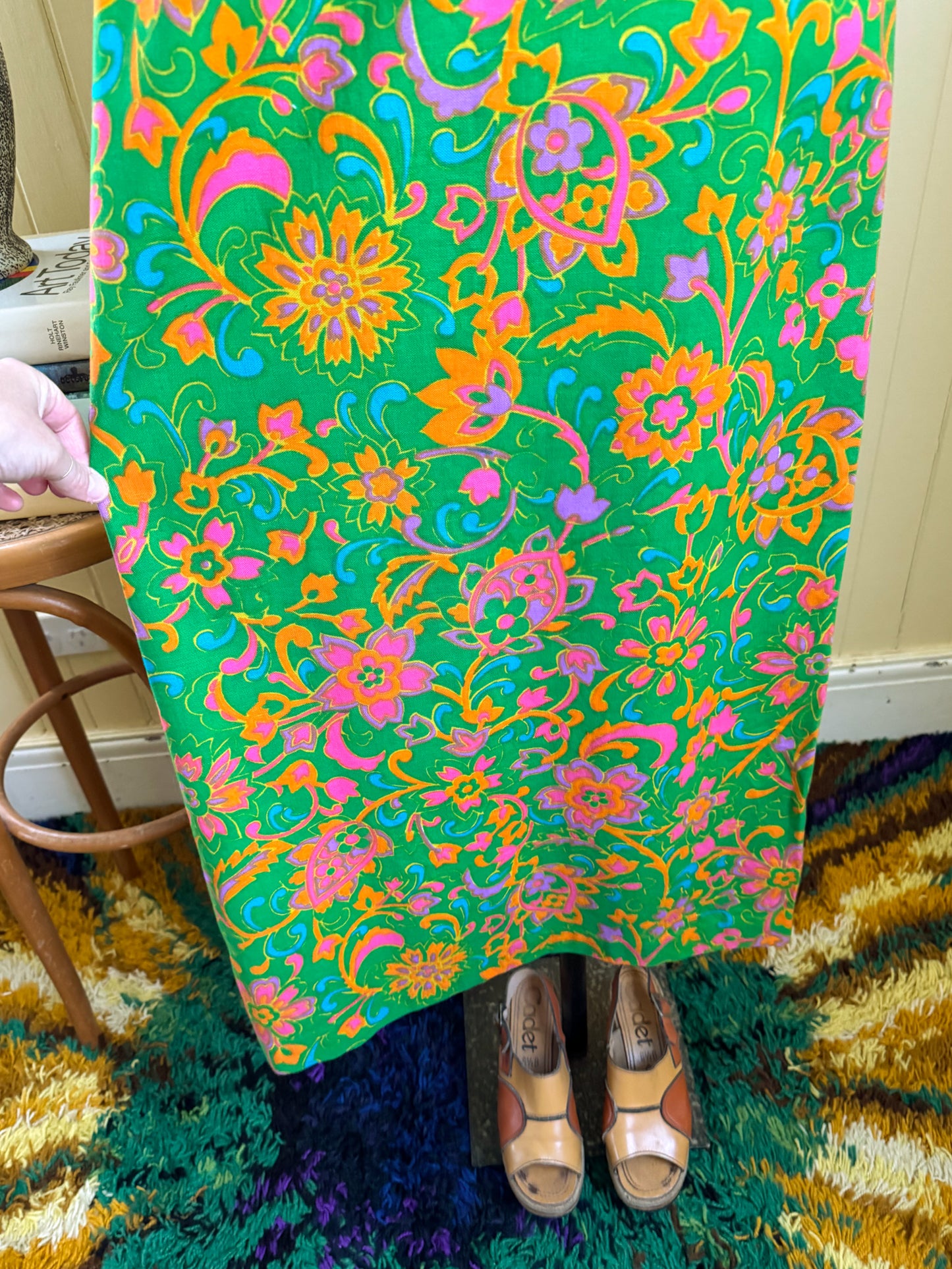 VINTAGE 1970S HANDMADE COTTON PSYCHEDELIC FLORAL PRINT COLUMN MAXI DRESS M