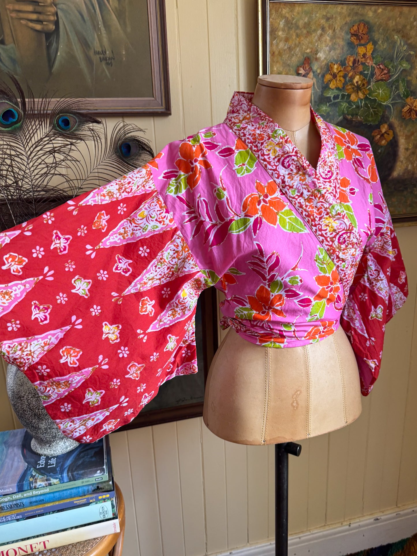 VINTAGE 1970S COTTON BATIK PRINT WRAP KIMONO SLEEVE BLOUSE XS/S