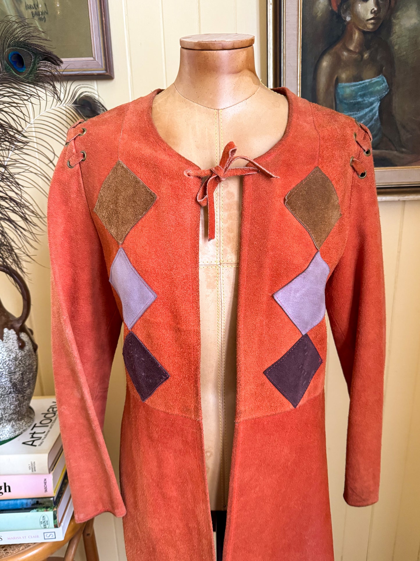 VINTAGE 1970S BURNT ORANGE SUEDE LEATHER PATCH LONGLINE JACKET S