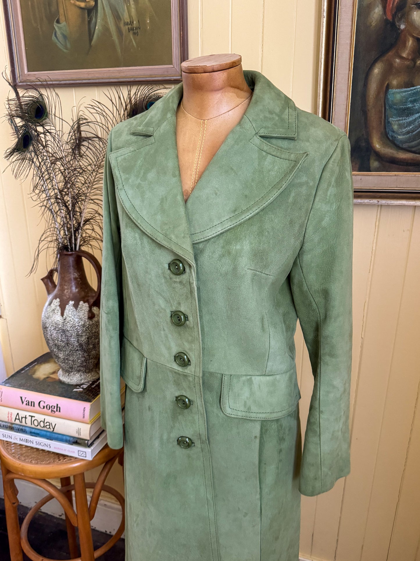 VINTAGE 1970S ENGLISH AVOCADO GREEN SUEDE LEATHER JACKET COAT S/M