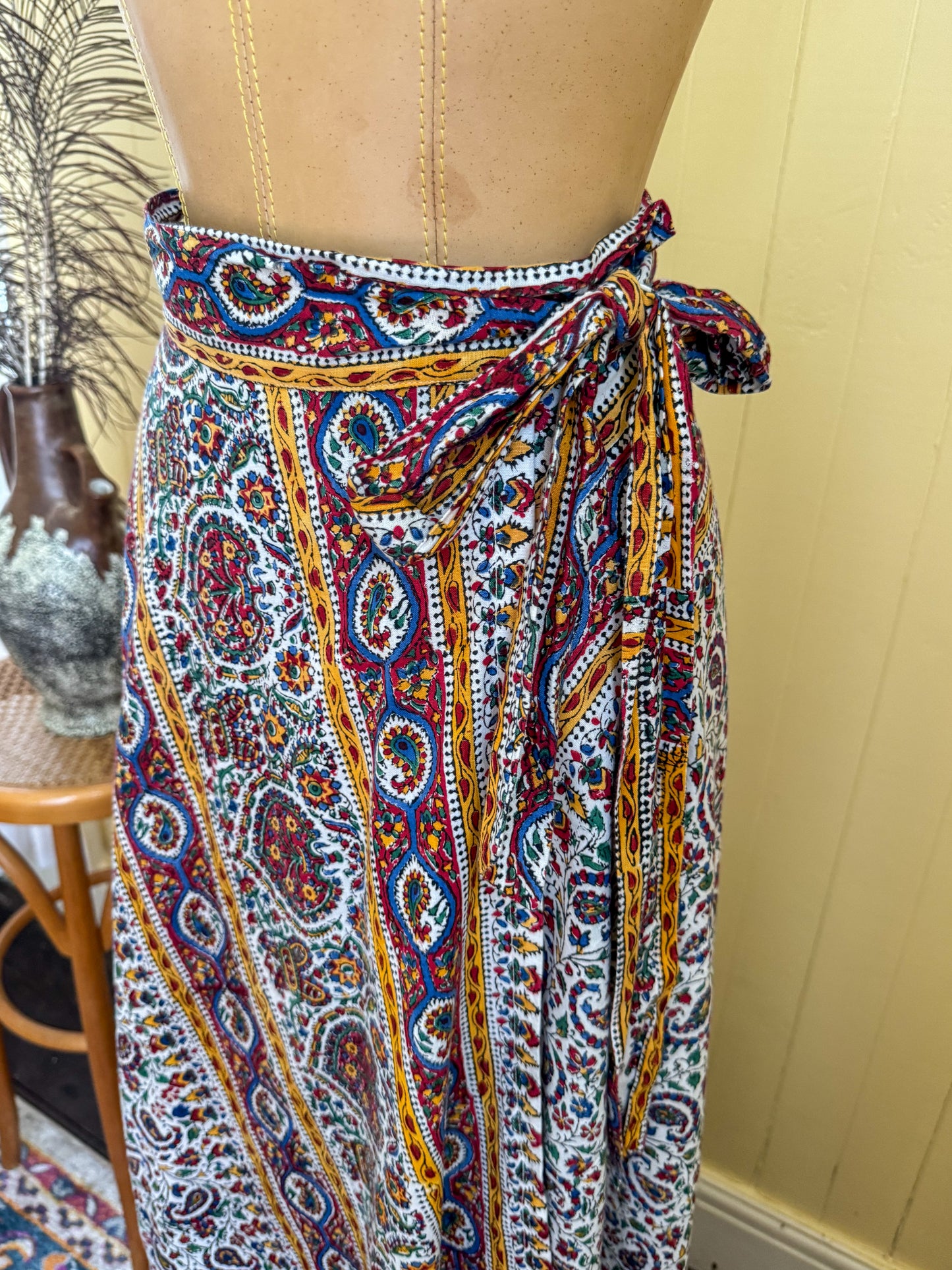 VINTAGE 1970S AYESHA DAVAR INDIAN COTTON BLOCK PRINT WRAP MAXI SKIRT M