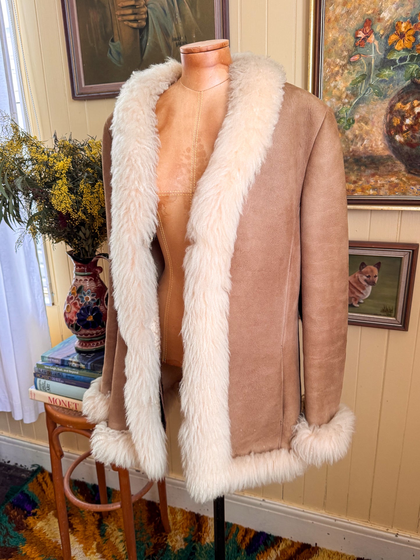 VINTAGE NZ KNIGHT TAYLORS NATURAL SUEDE SHEEPSKIN SHEARLING COAT L