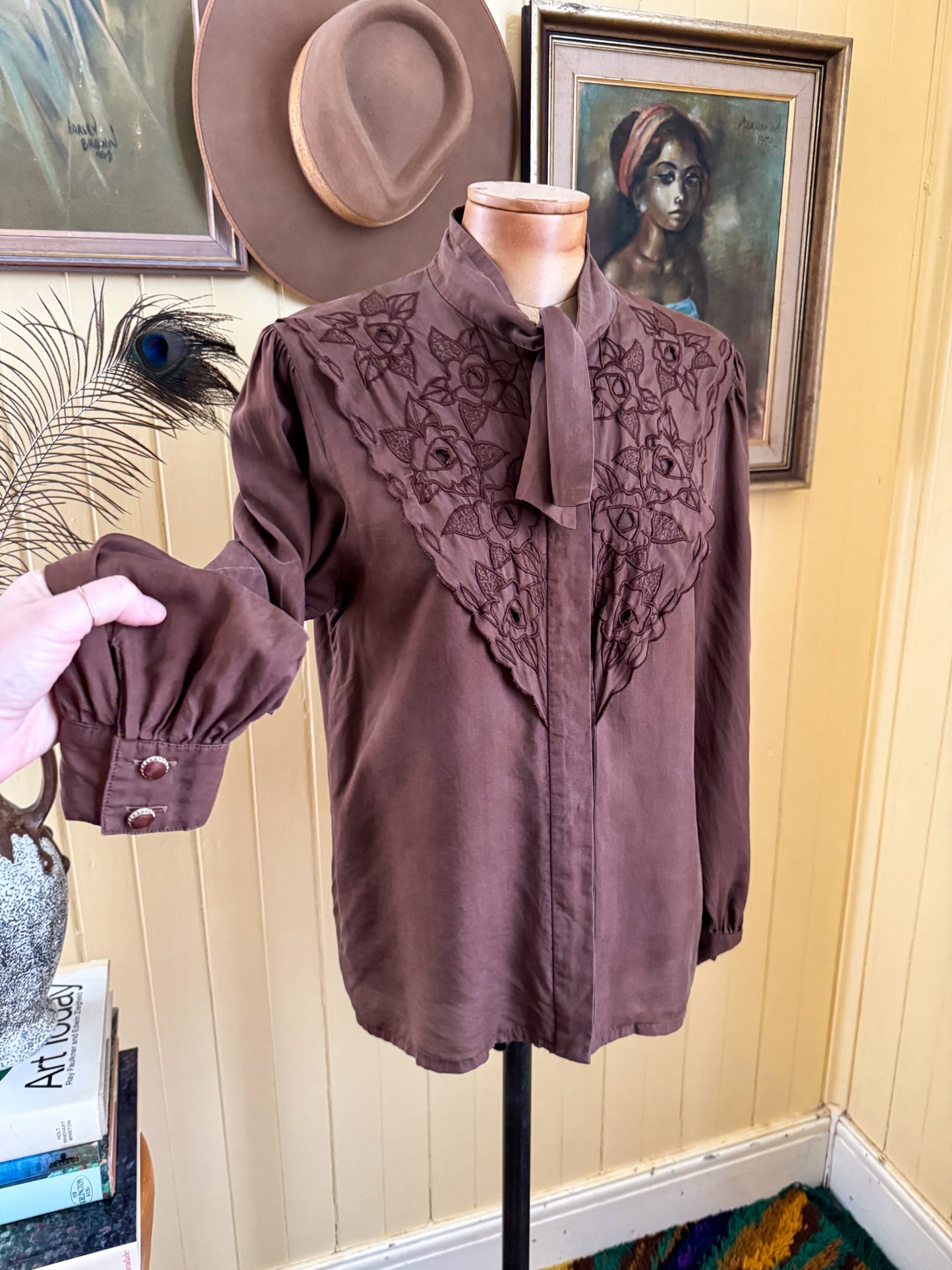 VINTAGE 1980S JAPANESE SILK CHOCOLATE EMBROIDERED COLLAR BLOUSE S/M