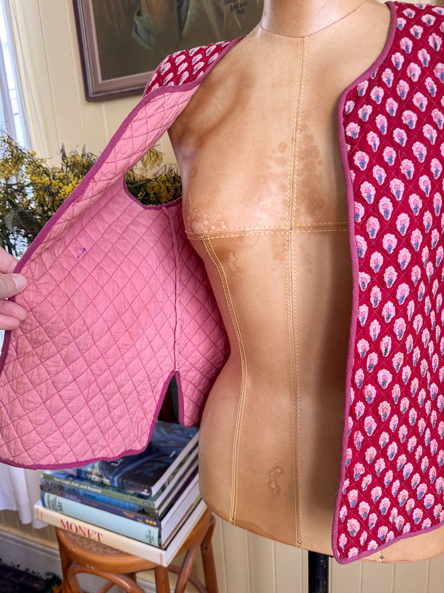 VINTAGE 1970S ADINI INDIAN COTTON QUILTED CROPPED VEST XS/S