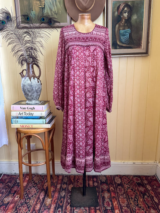 VINTAGE 1970S ELEGANCE OF ASIA INDIAN COTTON GAUZE BLOCK PRINT MIDI DRESS S/M
