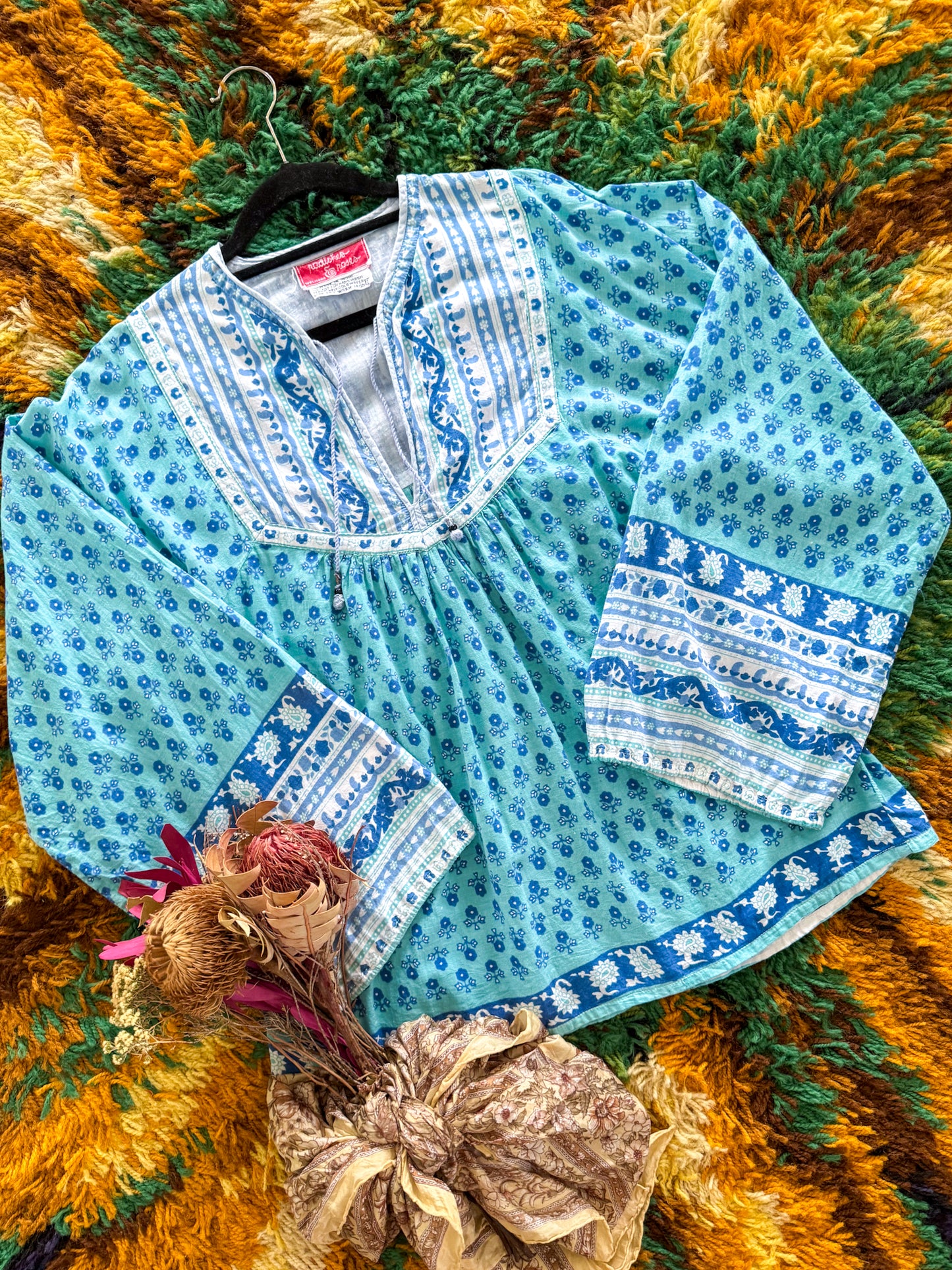 VINTAGE 1970S RADISHES & ROSES INDIAN COTTON BLOCK PRINT BLOUSE S