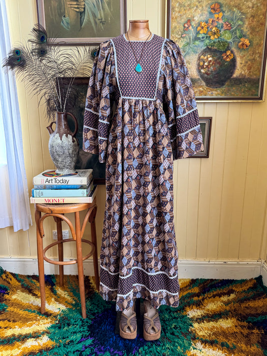 VINTAGE 1970S COTTON PATCHWORK PRINT KIMONO SLEEVE MAXI DRESS S