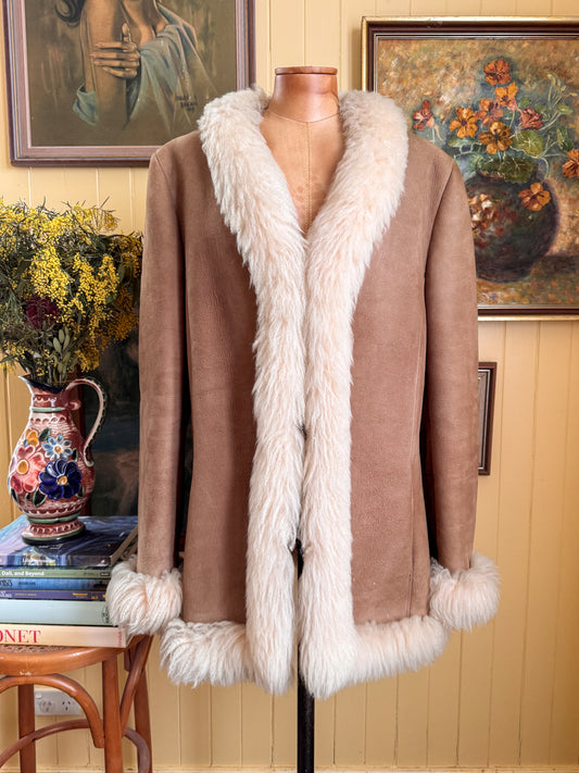 VINTAGE NZ KNIGHT TAYLORS NATURAL SUEDE SHEEPSKIN SHEARLING COAT L