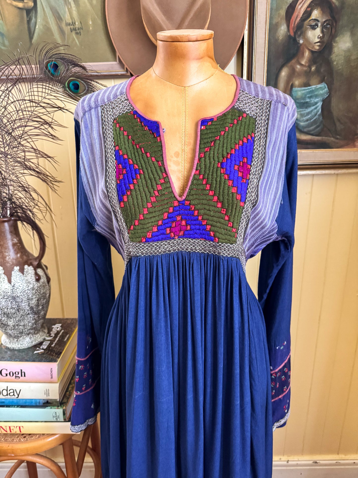 VINTAGE 1970S AFGHANI EMBROIDERED PATCHWORK MIDI FOLK DRESS M