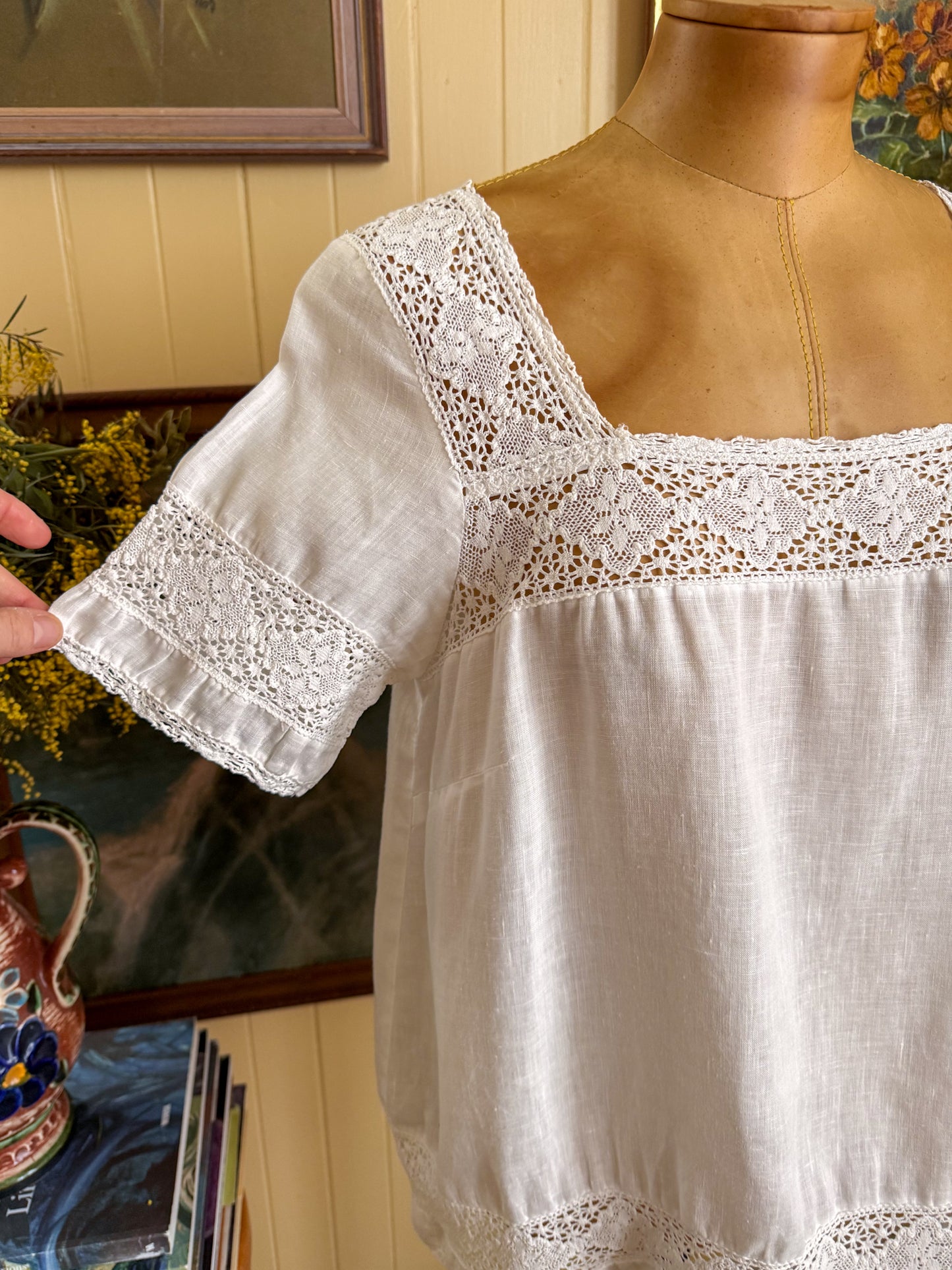 ANTIQUE FRENCH COTTON AND LACE TRIM BLOUSE S/M