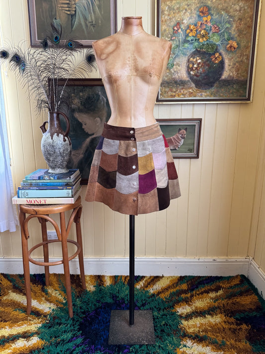 VINTAGE 1970S SUEDE LEATHER PATCHWORK BUTTON THROUGH SCALLOPED MINI SKIRT XS/S