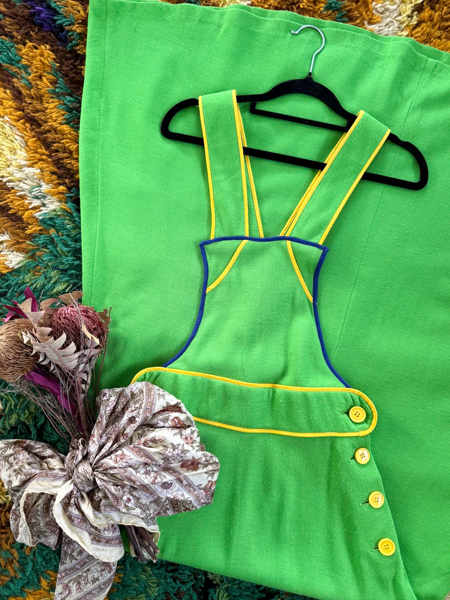 VINTAGE 1970S DARLING OF MELBOURNE ACRYLIC LIME GREEN PINAFORE MAXI DRESS S