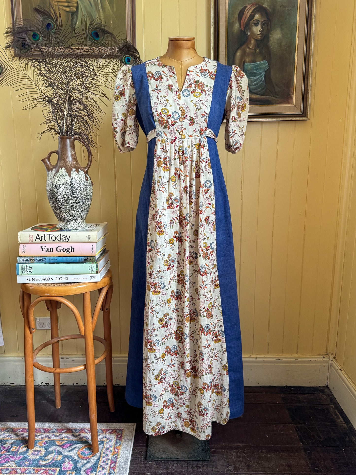 VINTAGE 1970S COTTON FLORAL AND CHAMBRAY PRAIRIE MAXI DRESS S/M