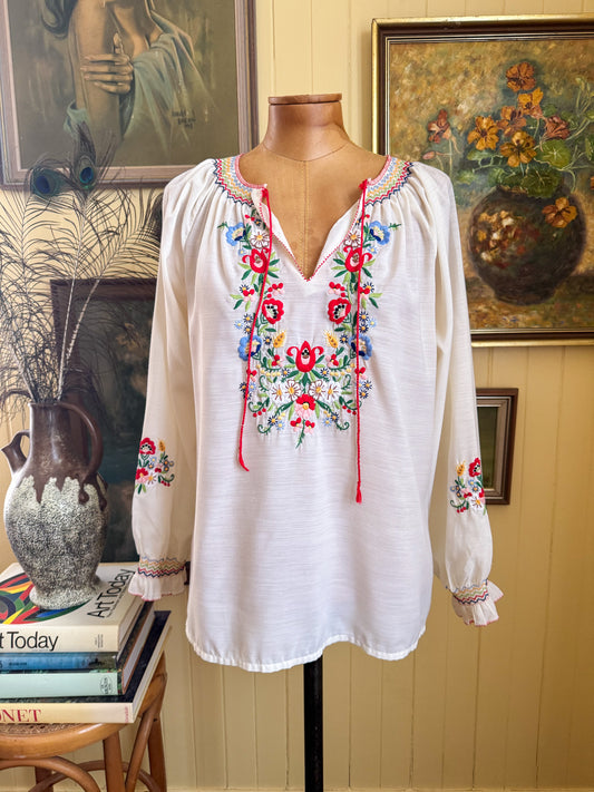 VINTAGE 1980S HUNGARIAN EMBROIDERED LONG SLEEVE PEASANT BLOUSE M