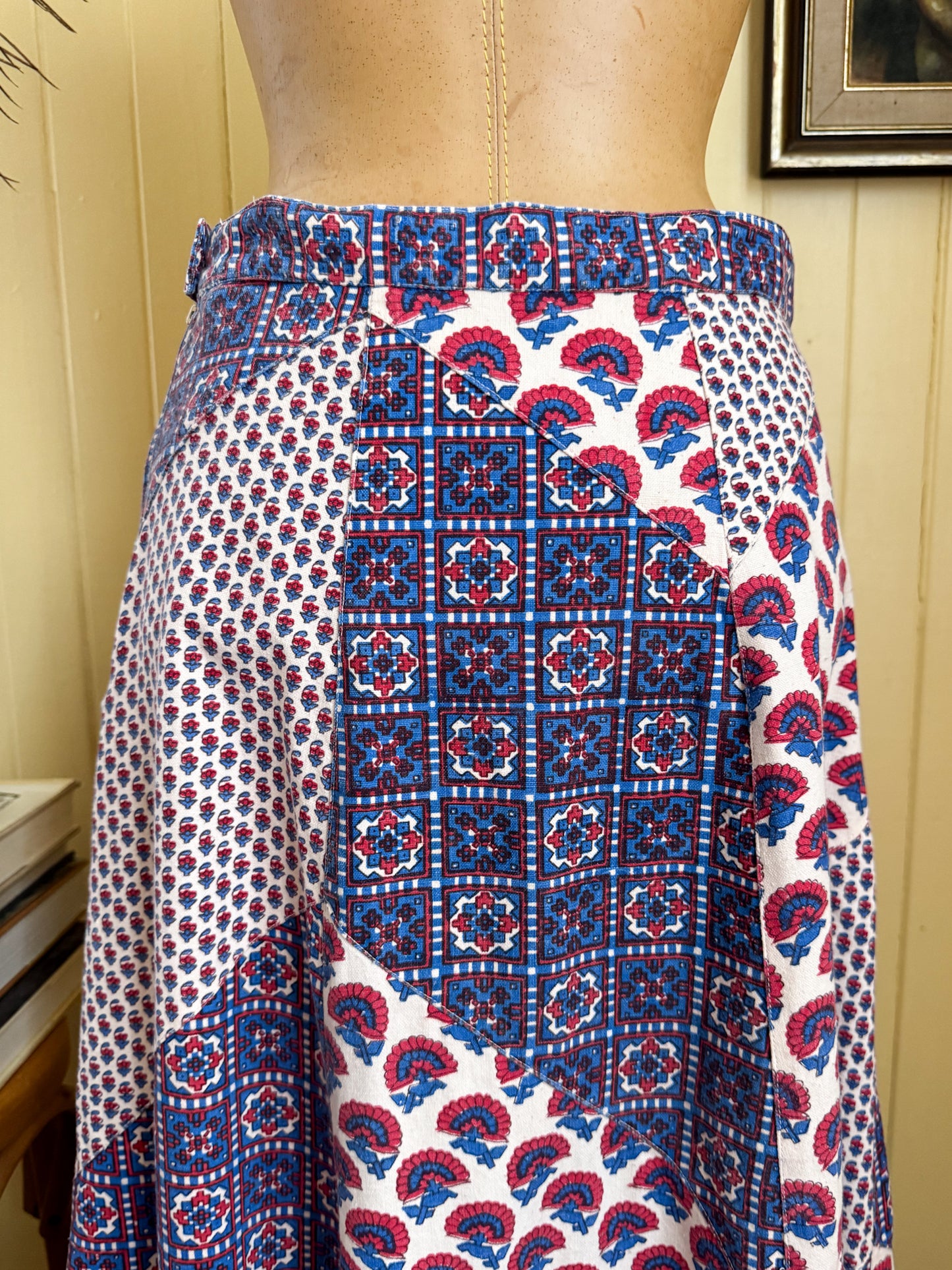 VINTAGE 1970S CRYSTAL COTTON PATCHWORK PRINT A-LINE MAXI SKIRT M