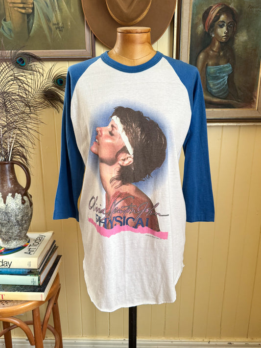 VINTAGE 1982 RARE OLIVIA NEWTON JOHN PHYSICAL TOUR PRINT RAGLAN TSHIRT M/L