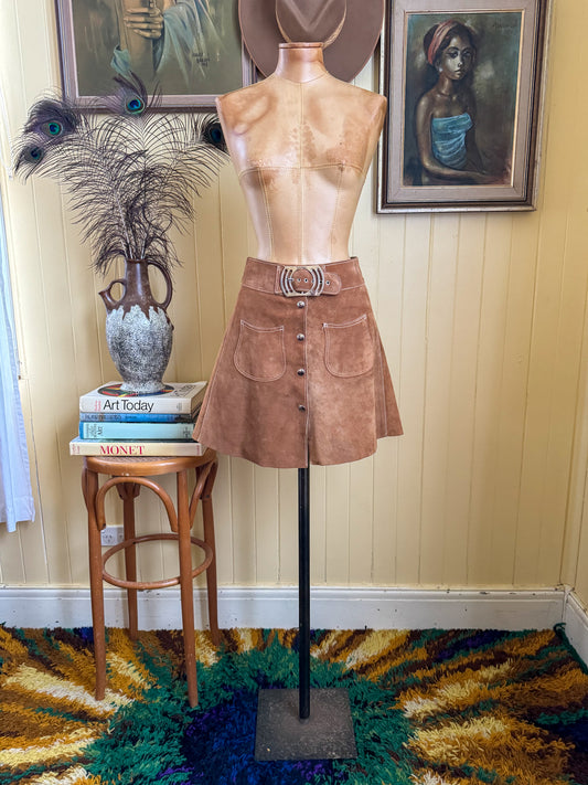 VINTAGE 1970S SUEDE LEATHER BUCKLE BUTTON THROUGH MINI SKIRT M