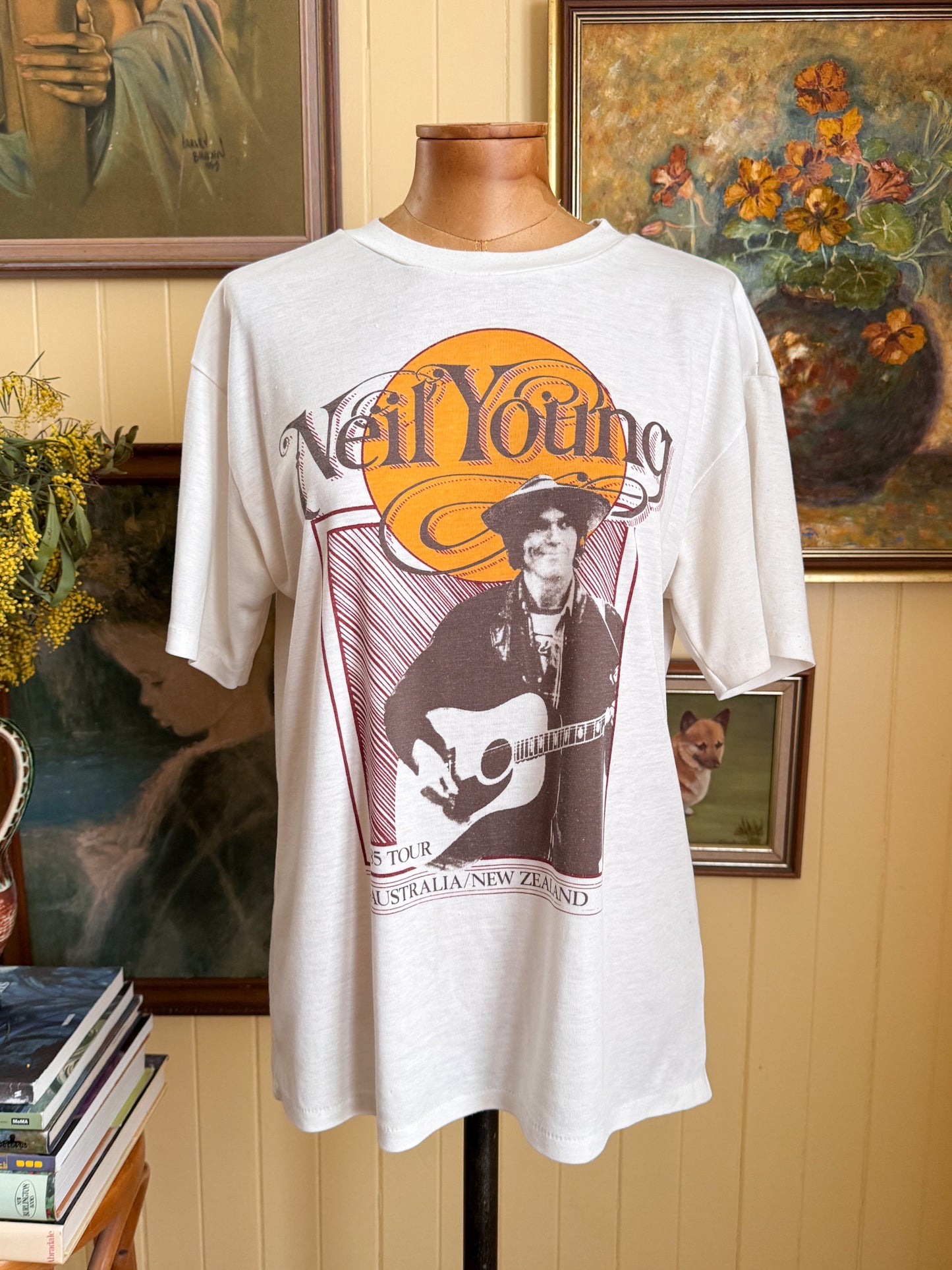 VINTAGE 1985 NEIL YOUNG, CRAZY HORSE + THE INTERNATIONAL HARVEST AUSTRALIA NZ TOUR PRINT BAND TSHIRT M