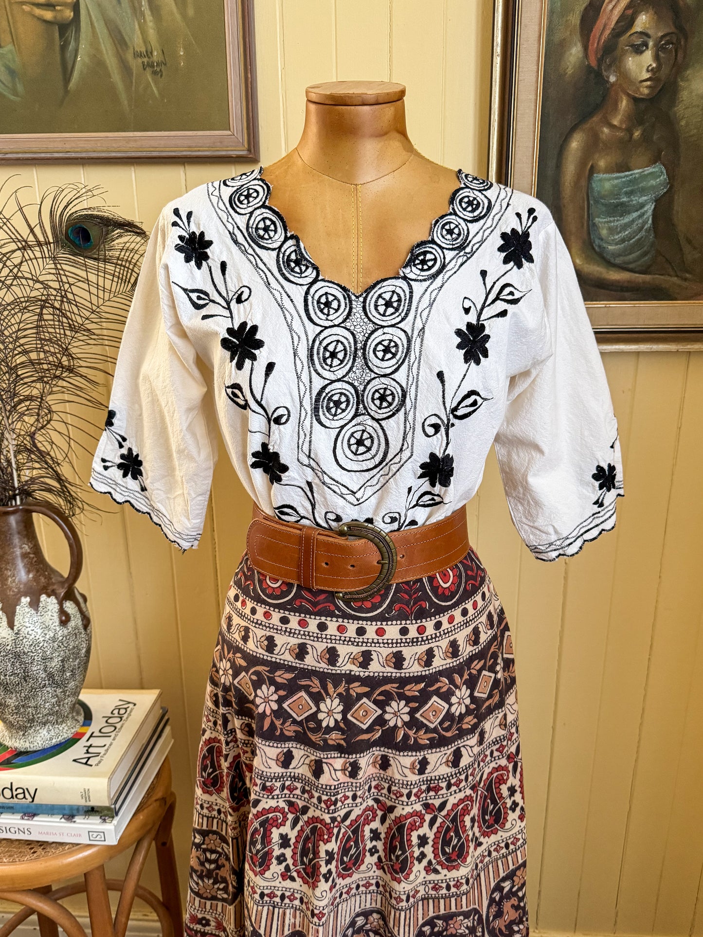 VINTAGE 1990S COTTON EMBROIDERED PEASANT BLOUSE XS/S