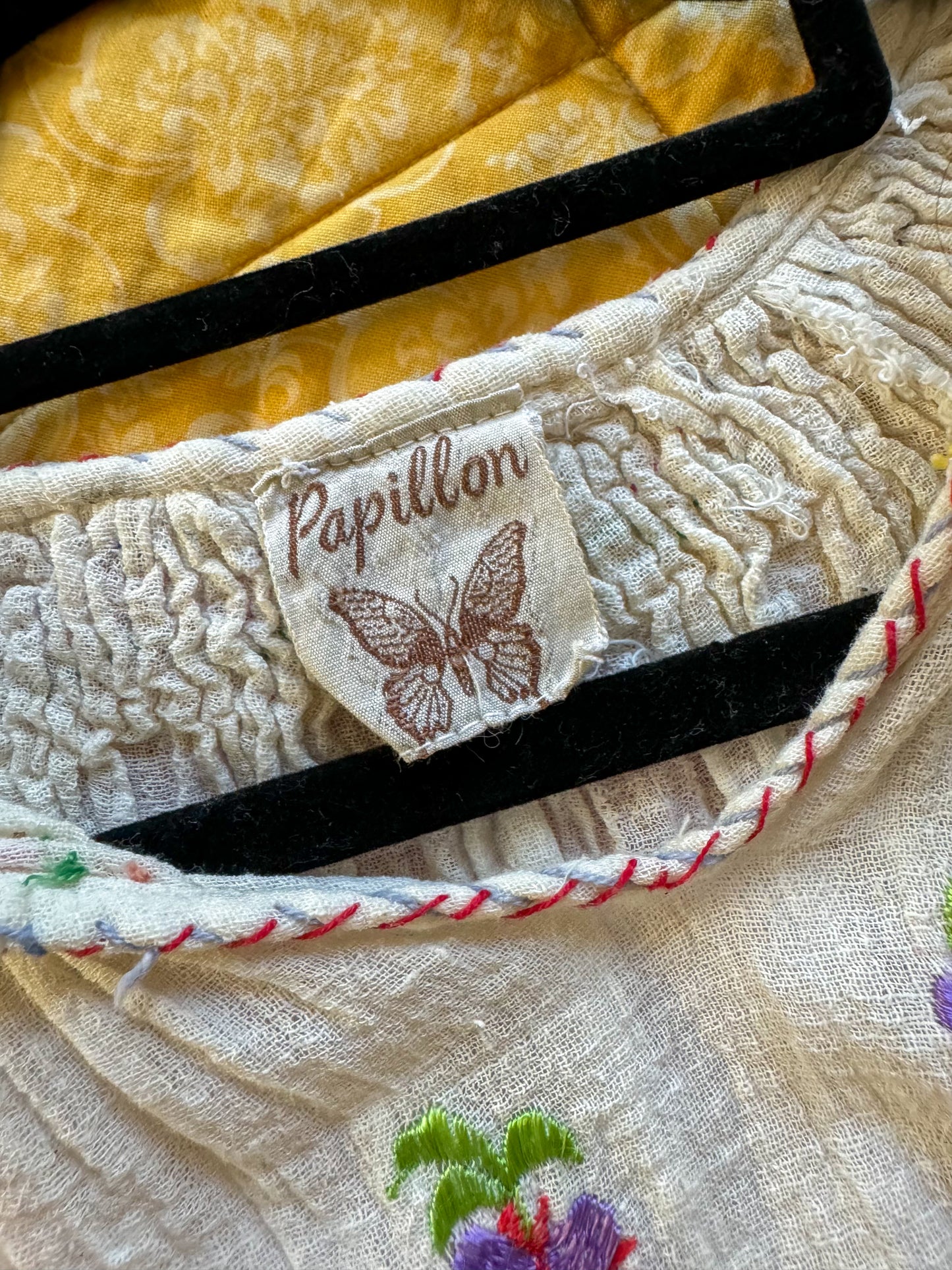 VINTAGE 1970S PAPILLON INDIAN COTTON CHEESECLOTH EMBROIDERED FOLK BLOUSE XS