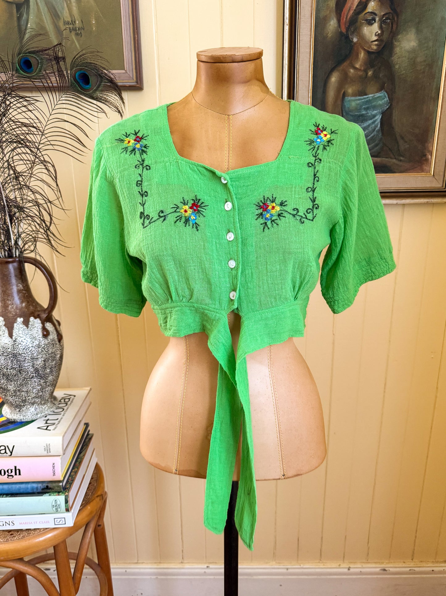 VINTAGE 1970S INDIAN COTTON CHEESECLOTH EMBROIDERED TIE BLOUSE XS/S