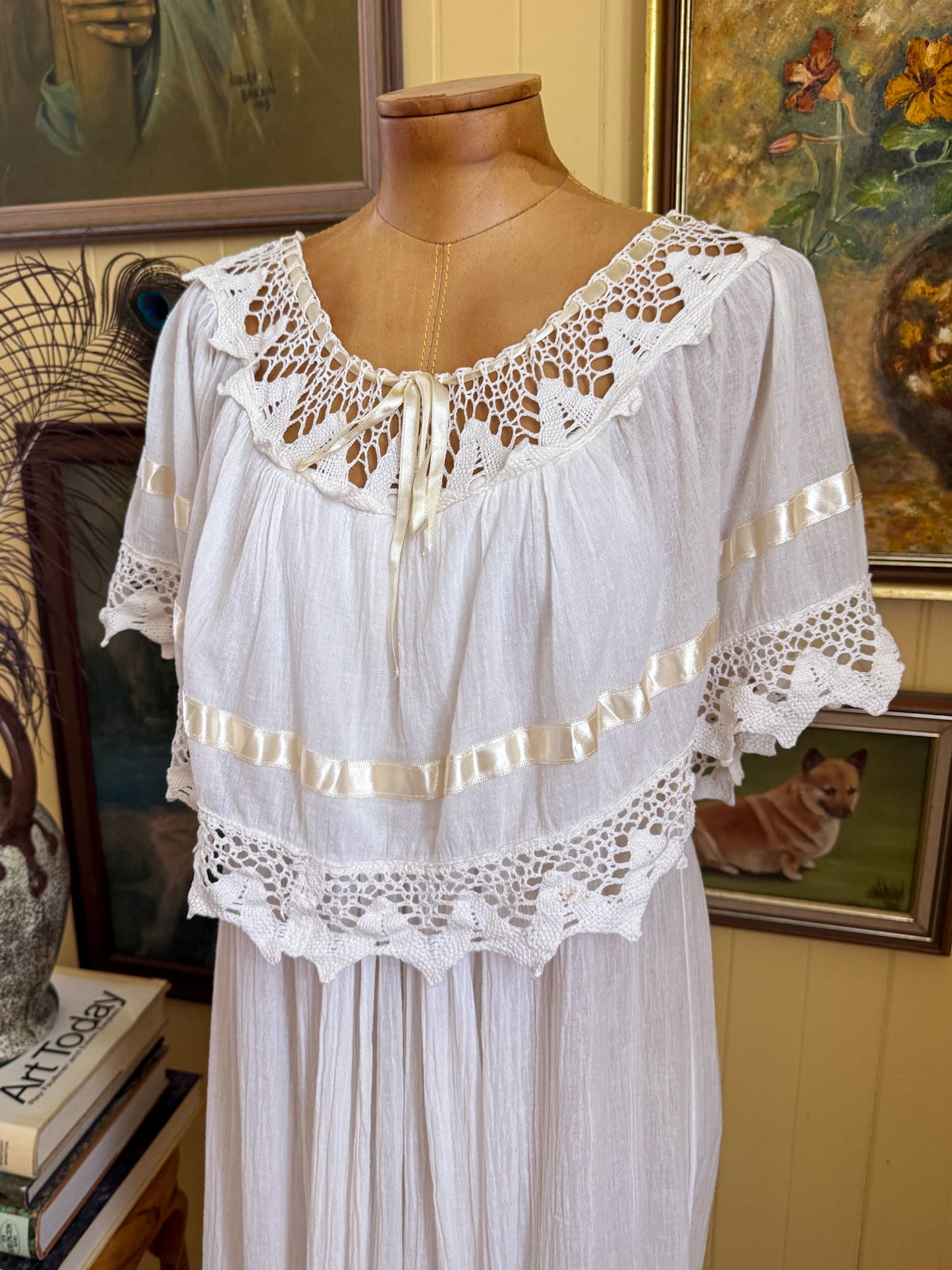 VINTAGE 1990S MEXICAN COTTON CHEESECLOTH RUFFLE CROCHET MIDI DRESS M/L/XL