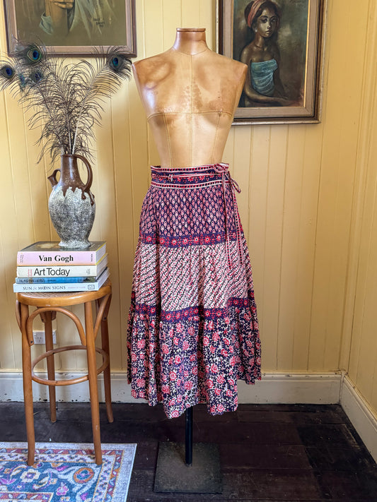 VINTAGE 1970S ANOKHI INDIAN COTTON BLOCK PRINT TIERED WRAP PEASANT SKIRT XS/SS