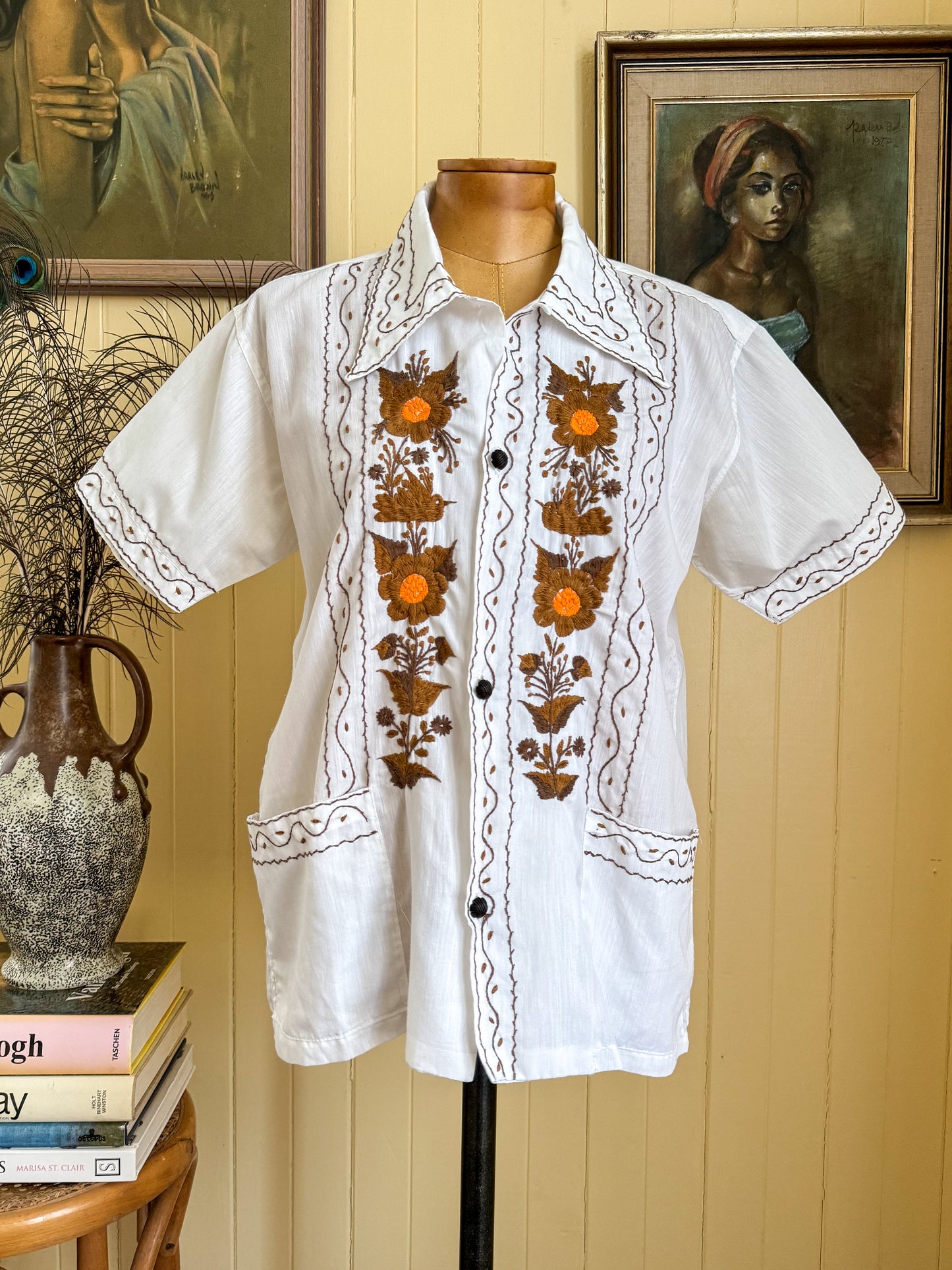 VINTAGE 1970S FLORAL EMBROIDERED BUTTON UP BOXY SHIRT S/M