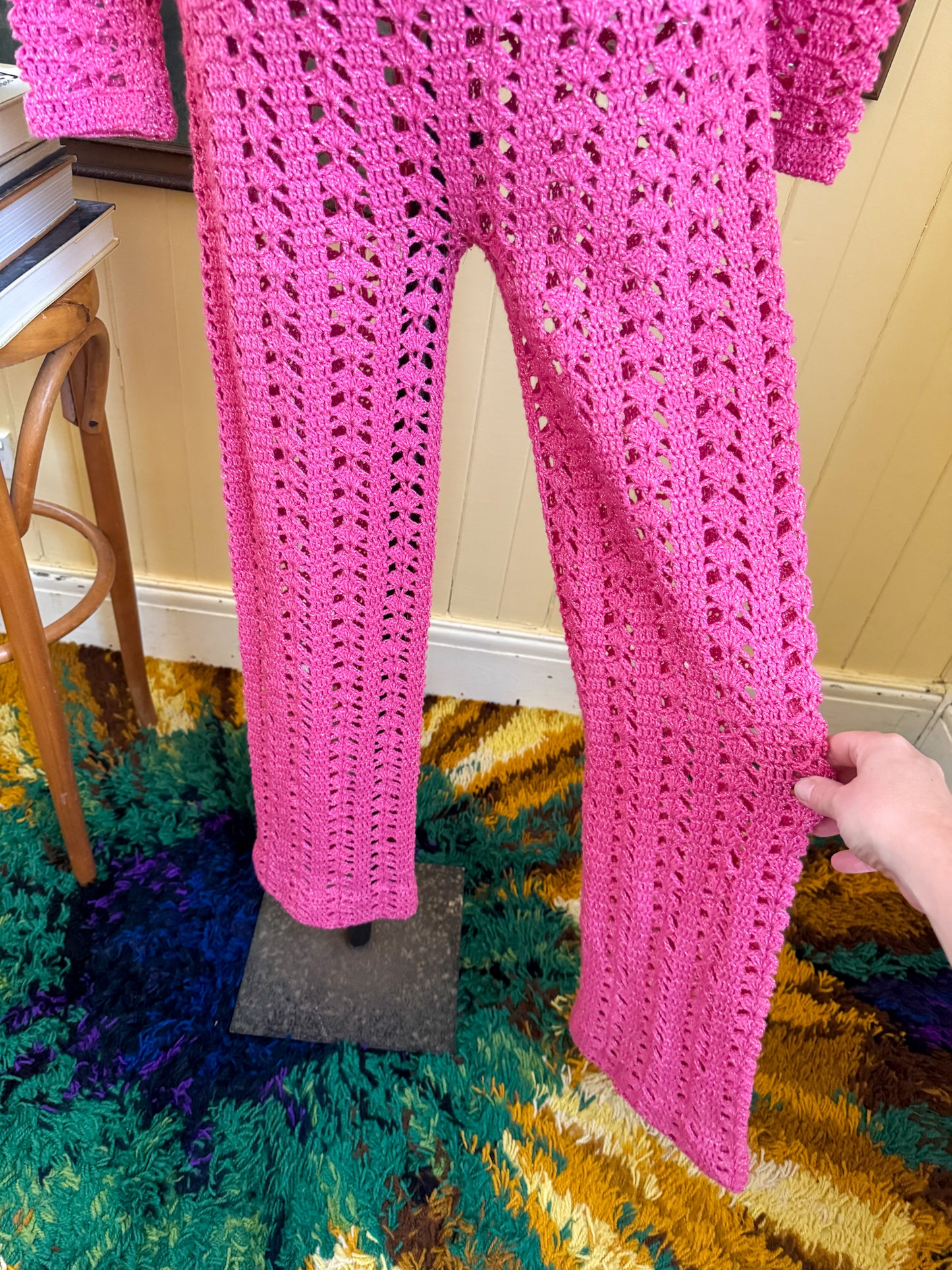VINTAGE 1970S HANDMADE PINK WOOL/COTTON CROCHET LUREX JUMPSUIT S
