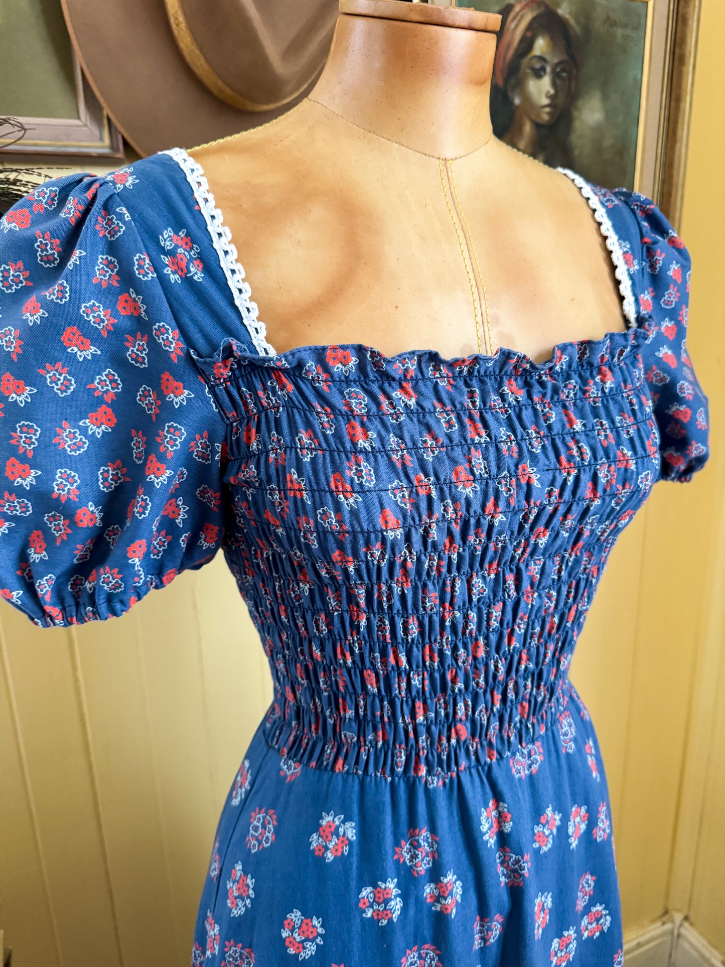 VINTAGE 1970S COTTON SHIRRED BUST PRINTED MAXI PEASANT DRESS S