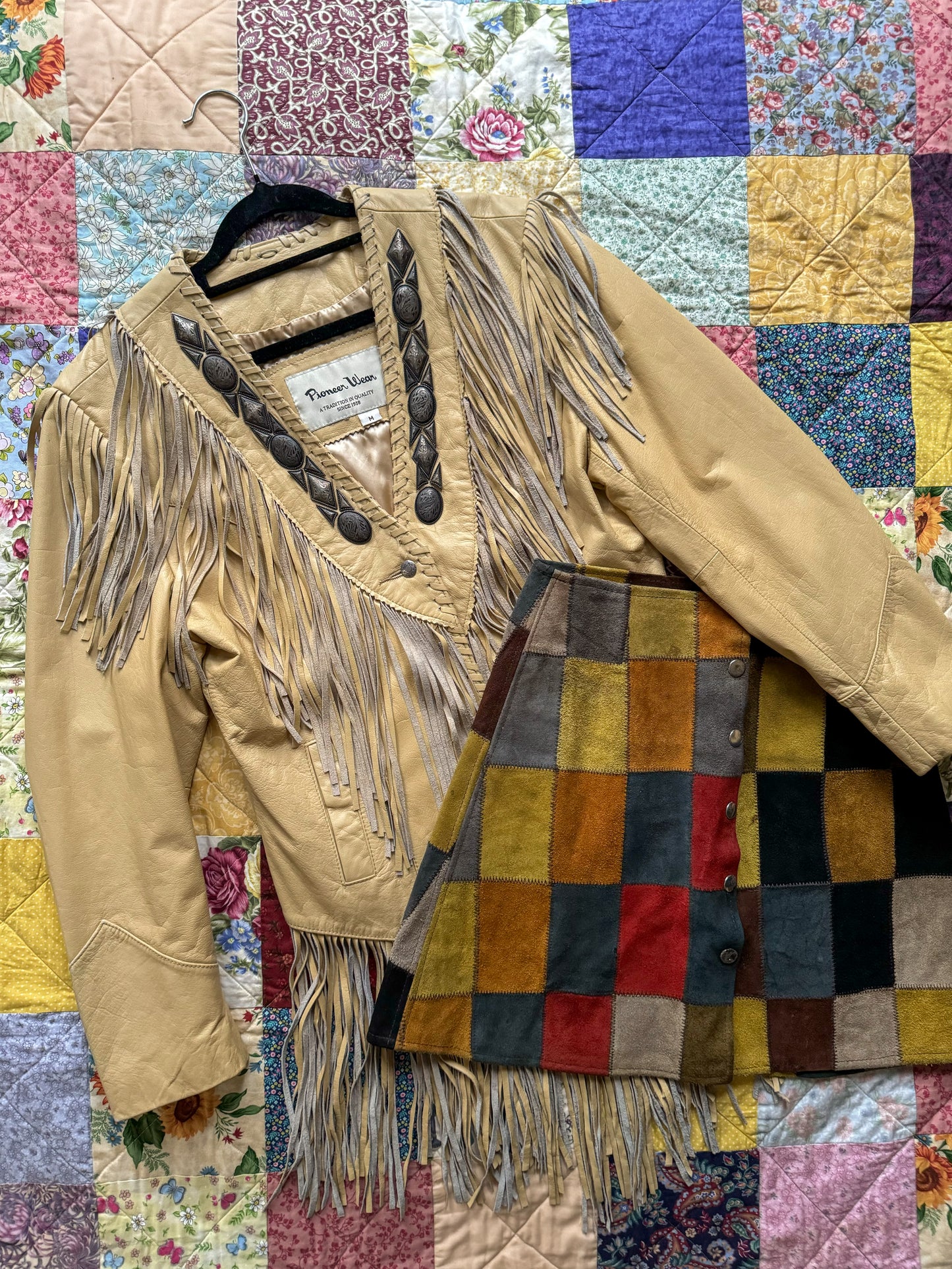 VINTAGE 1980S PIONEER WEAR LEATHER FRINGED WESTERN JACKET S/M