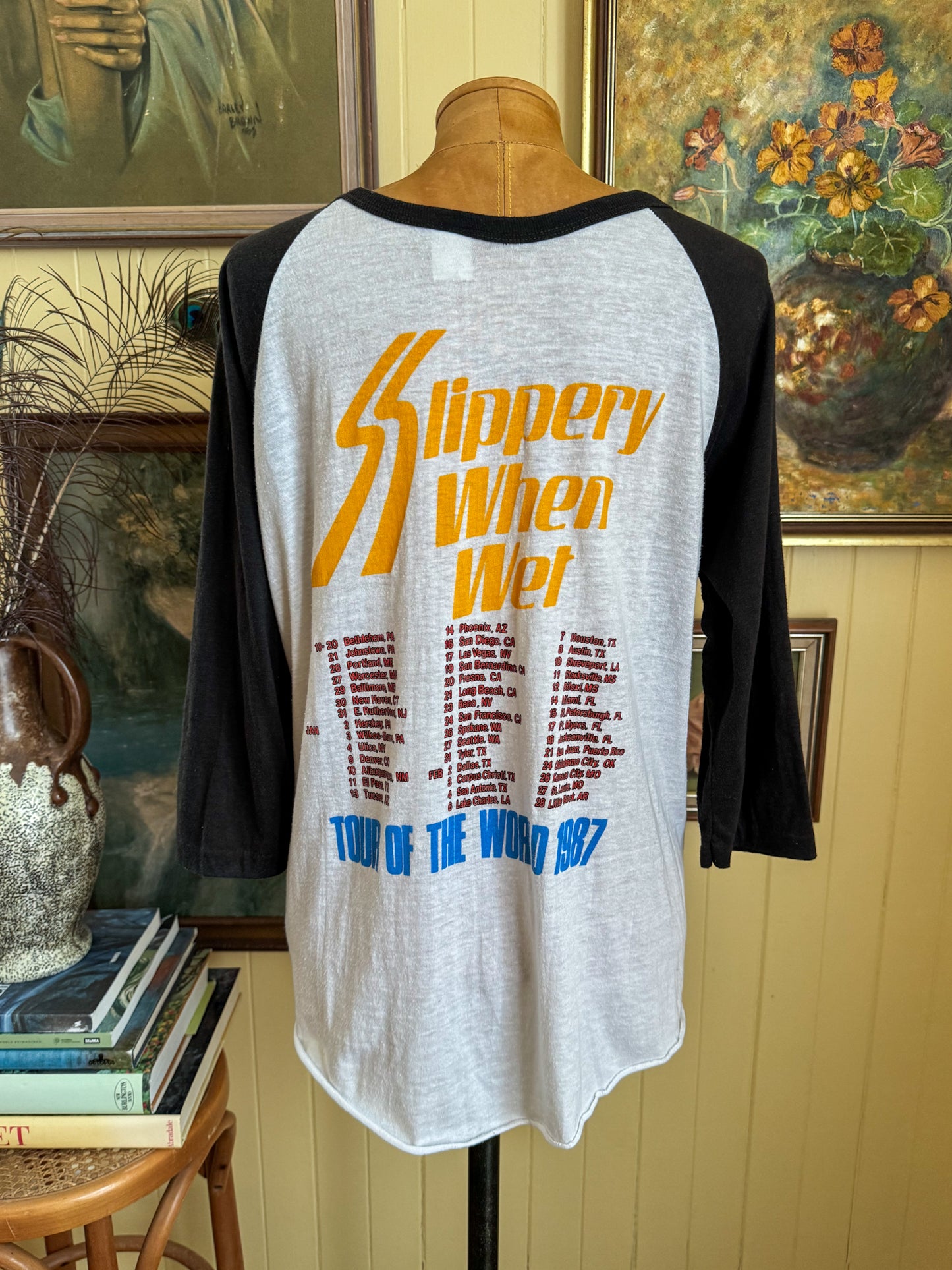 VINTAGE 1987 BON JOVI SLIPPERY WHEN WET WORLD TOUR PRINT RAGLAN TSHIRT L