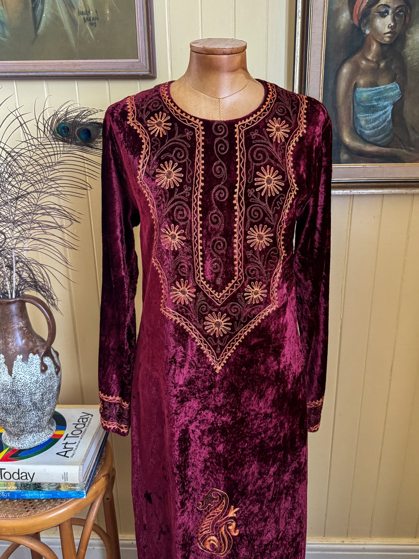 VINTAGE 1970S INDIAN COTTON VELVET EMBROIDERED MAXI KAFTAN S