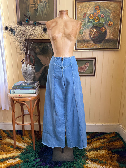VINTAGE 1970S DENIM HIGH WAIST WIDE LEG BELLBOTTOM JEANS M